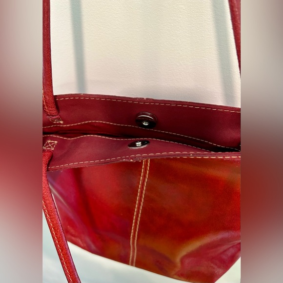 Wilson’s Leather Vintage Red Handbag Zippered Inside Pocket/Magnetic EUC - Picture 2 of 7